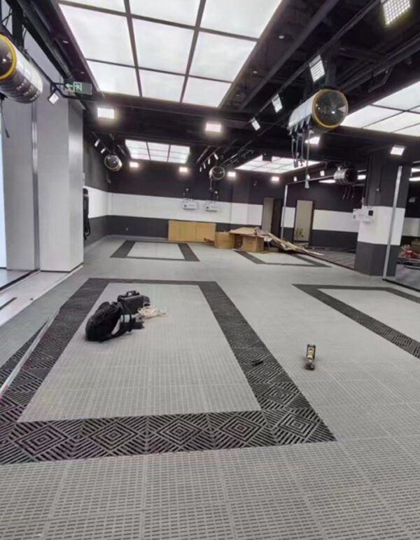 20mm Thick Garage Protective Mat, Encrypted Grid Drainage Floor for Car Detailing & Film Wrapping Shop, No Dig Trench Drain Grate